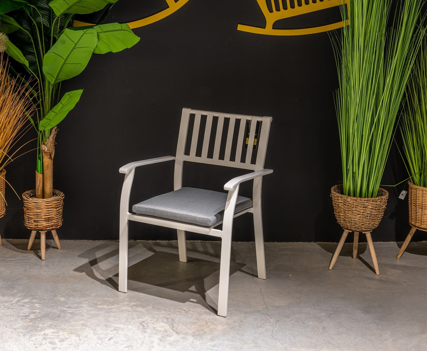 כיסא מעוצב דגם שיק