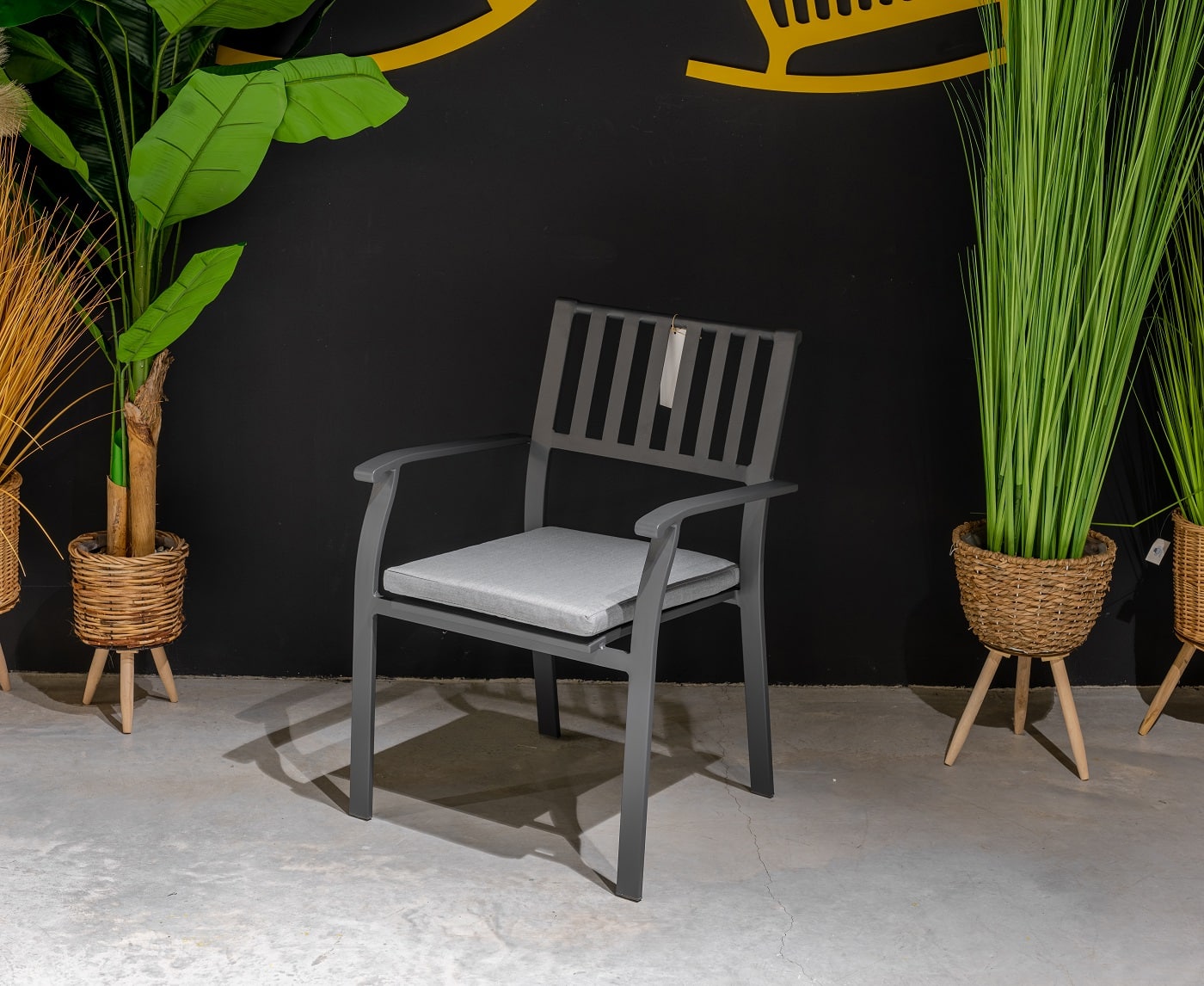 כיסא מעוצב דגם שיק