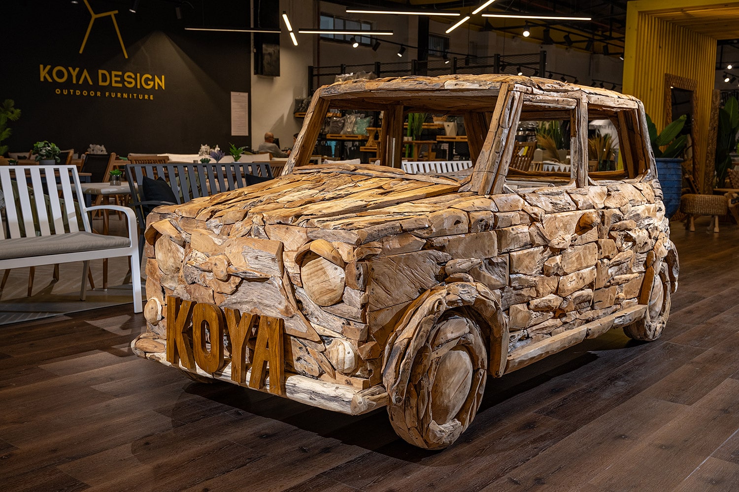 רכב מעץ טיק