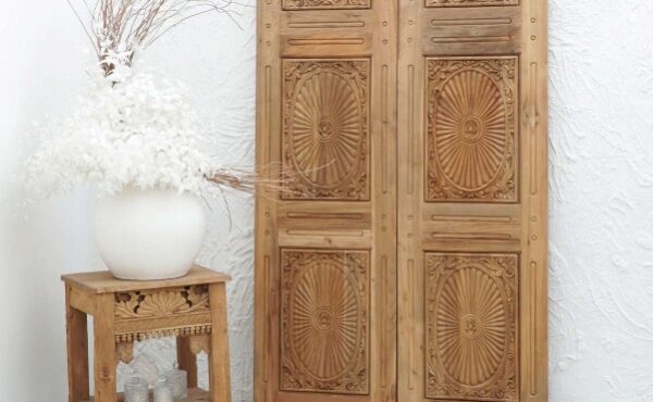 זוג דלתות מעוצבות מעץ טיק