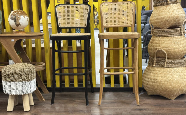 כיסא בר דגם גק